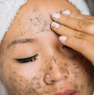 Scrub viso in primavera